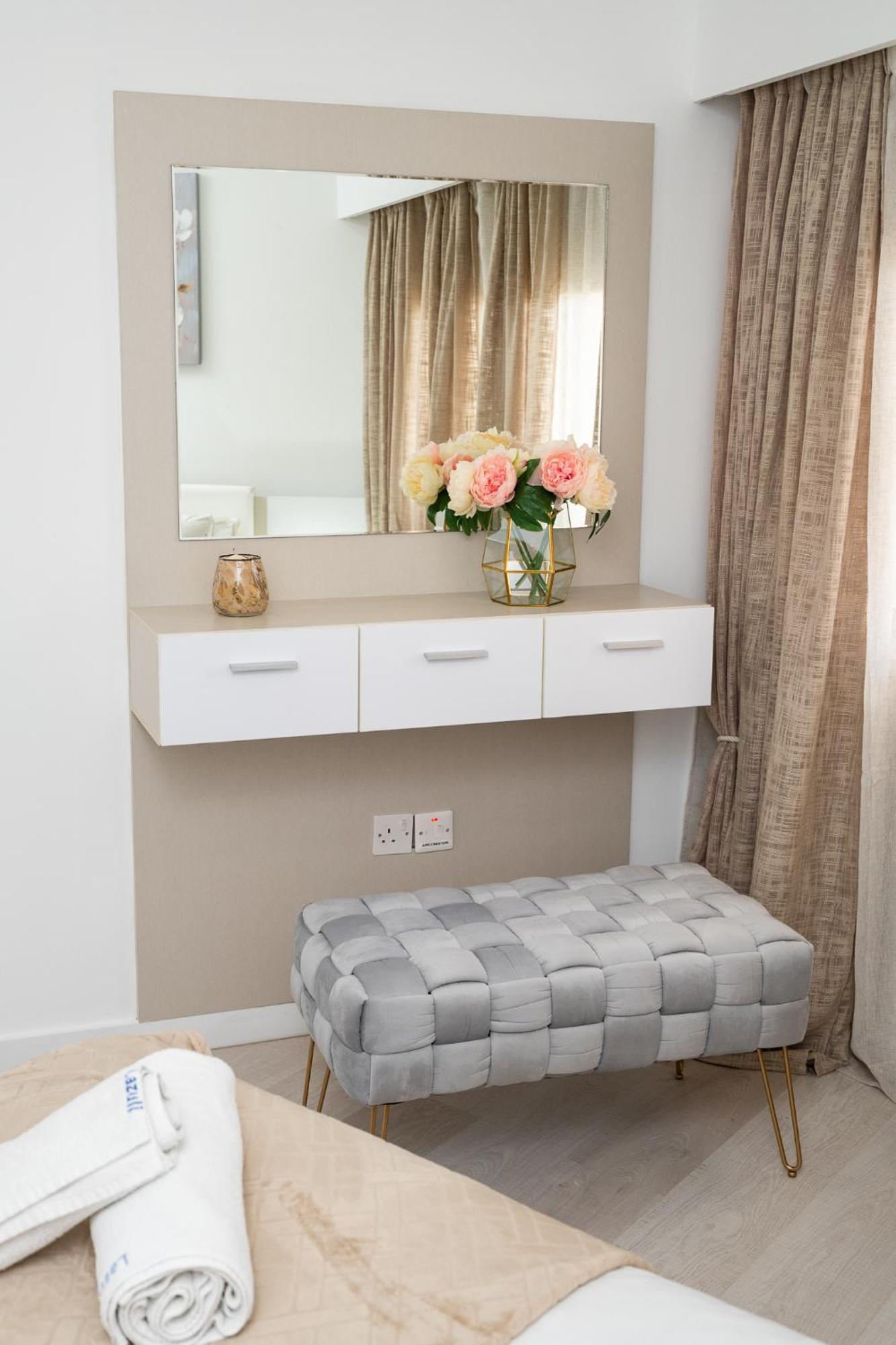 Lazuli Beach & Pool Apartment 501 لارنكا المظهر الخارجي الصورة