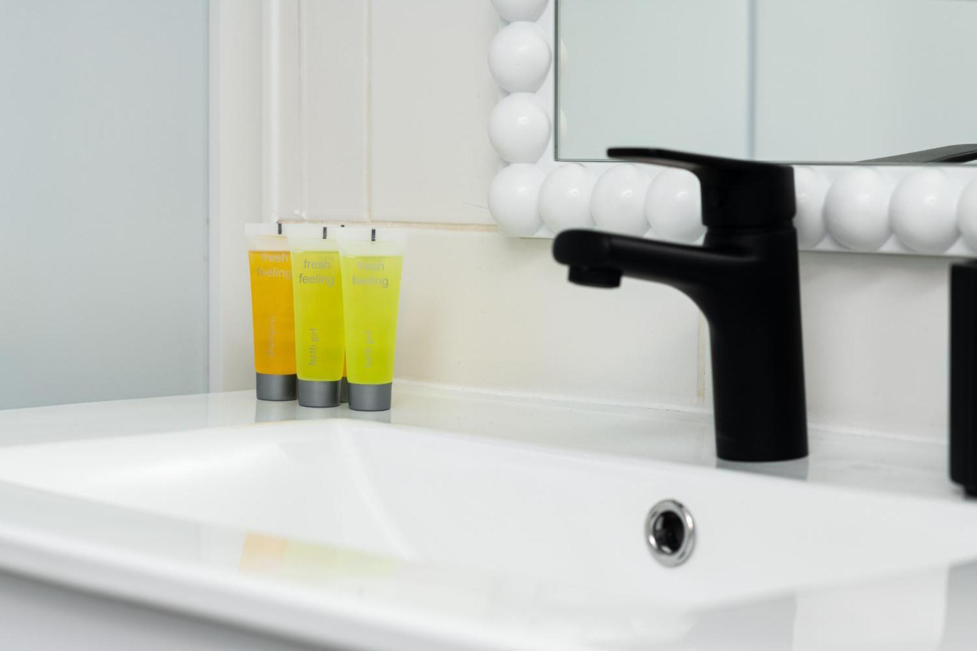 Lazuli Beach & Pool Apartment 501 لارنكا المظهر الخارجي الصورة