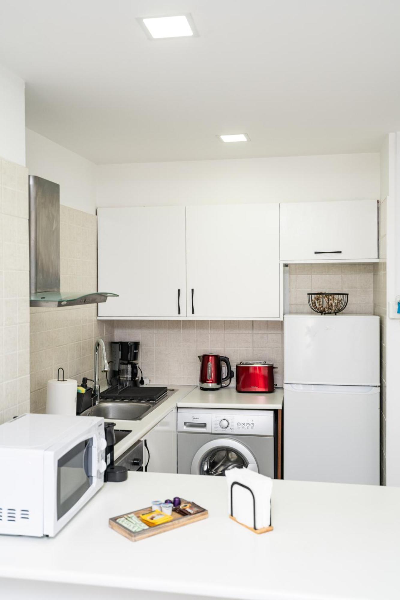 Lazuli Beach & Pool Apartment 501 لارنكا المظهر الخارجي الصورة