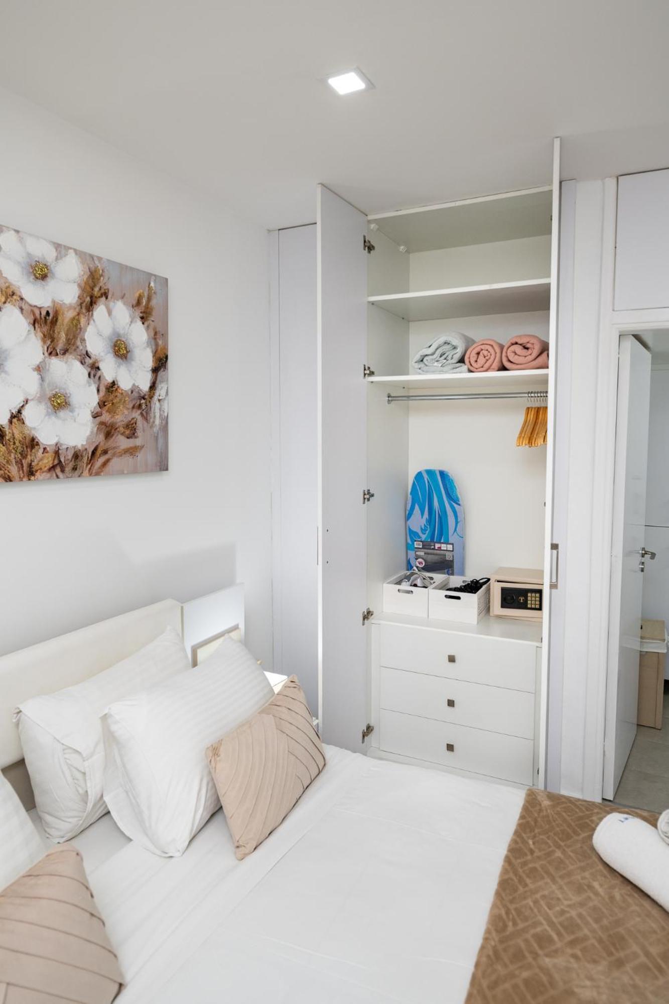 Lazuli Beach & Pool Apartment 501 لارنكا المظهر الخارجي الصورة