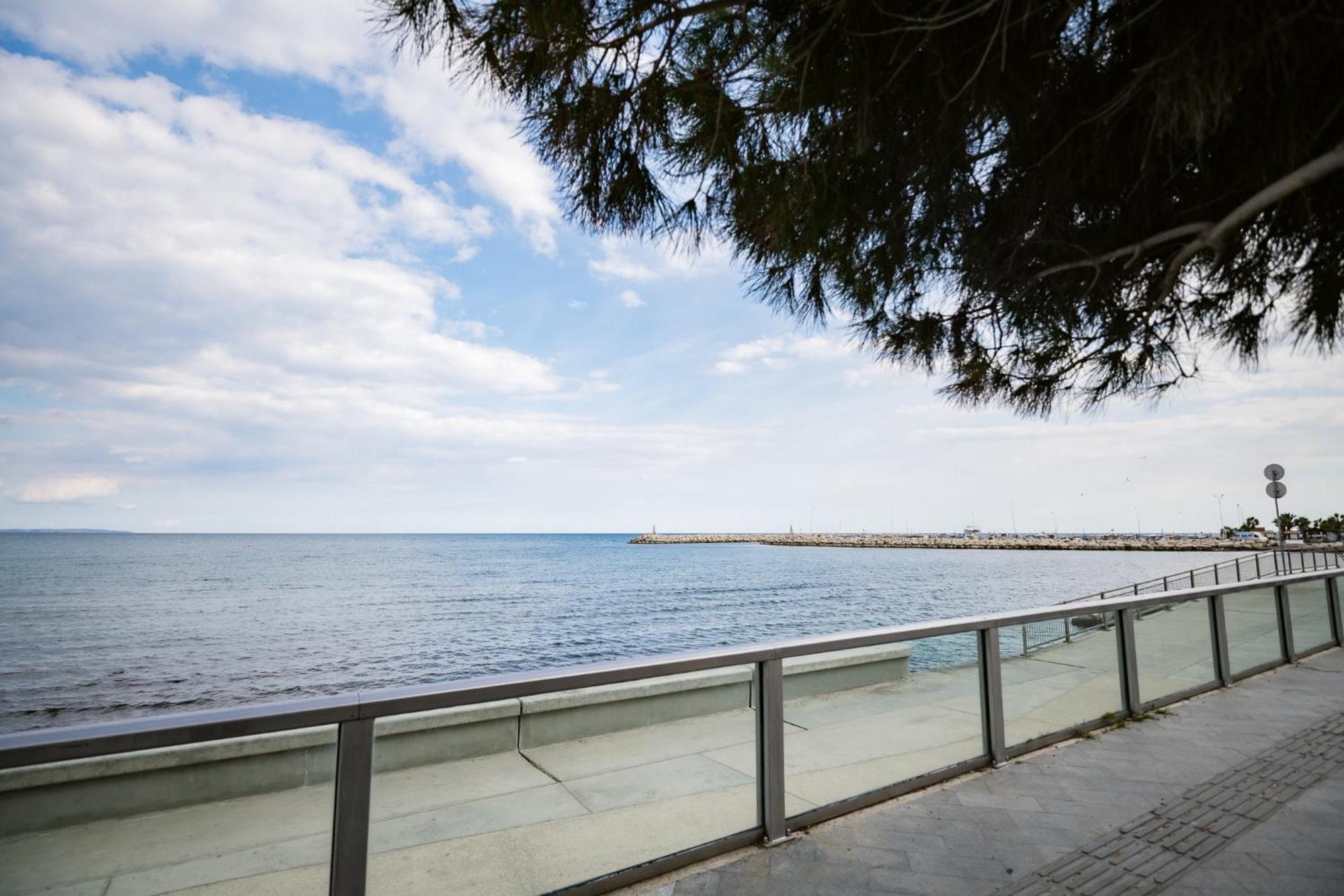 Lazuli Beach & Pool Apartment 501 لارنكا المظهر الخارجي الصورة
