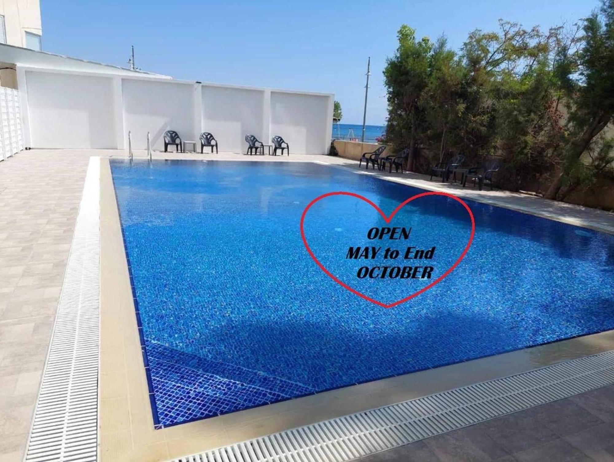 Lazuli Beach & Pool Apartment 501 لارنكا المظهر الخارجي الصورة
